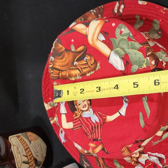 Reversible Pin-Up Cowgirl Themed Bucket Hat - Picture 7 of 7